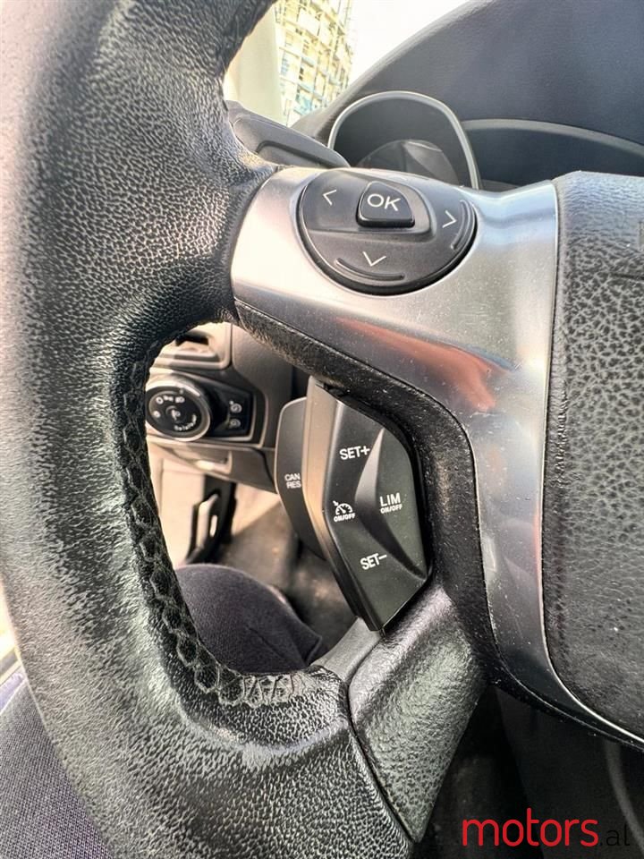 2012' Ford Focus photo #5