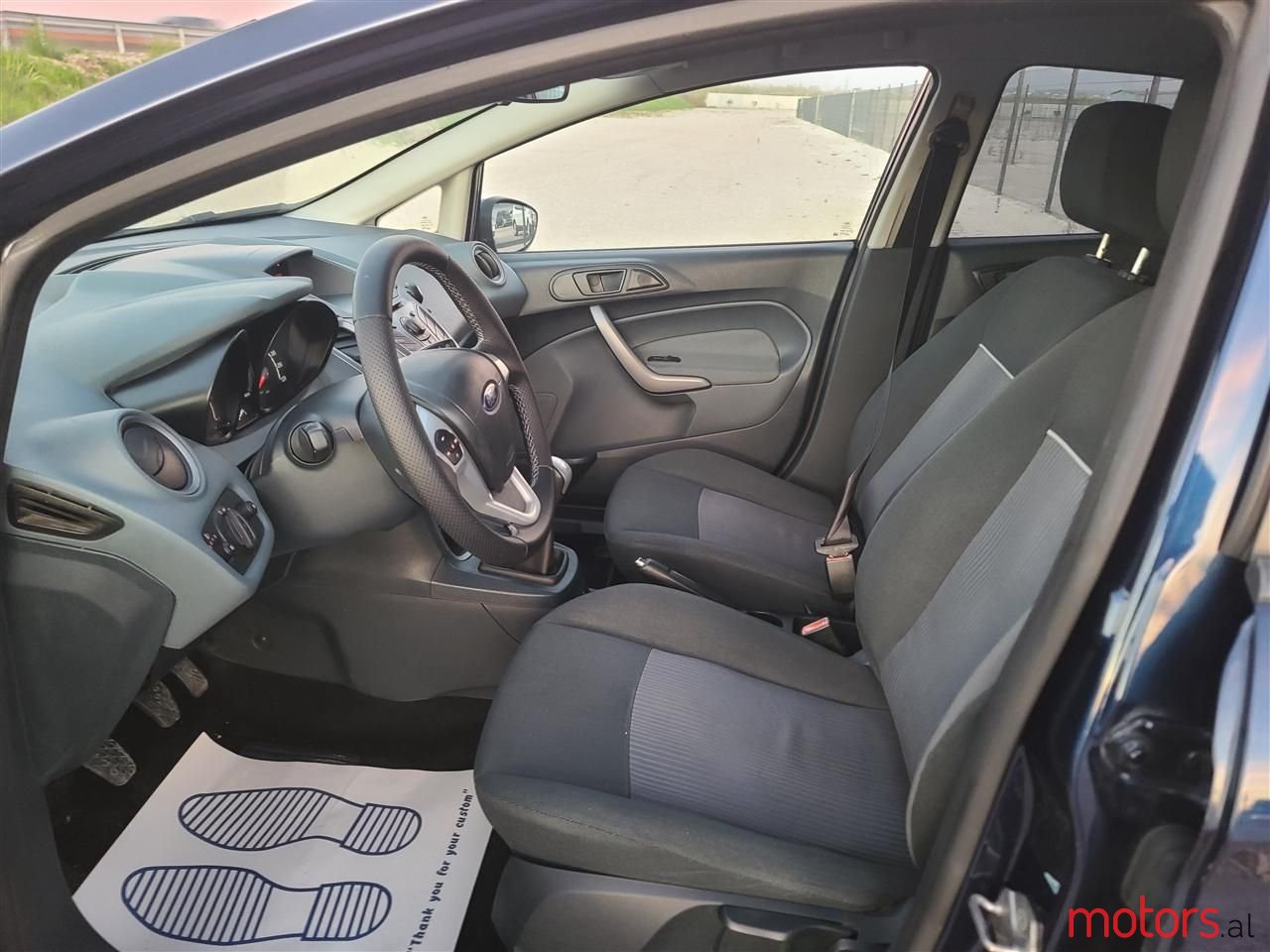 2011' Ford Fiesta photo #3