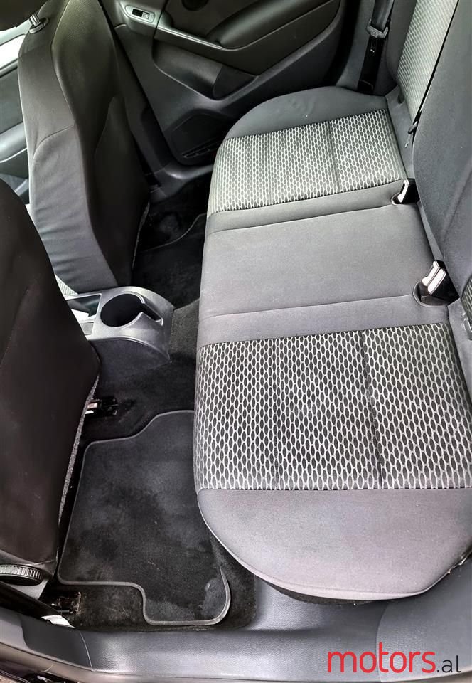 2012' Volkswagen Golf photo #6