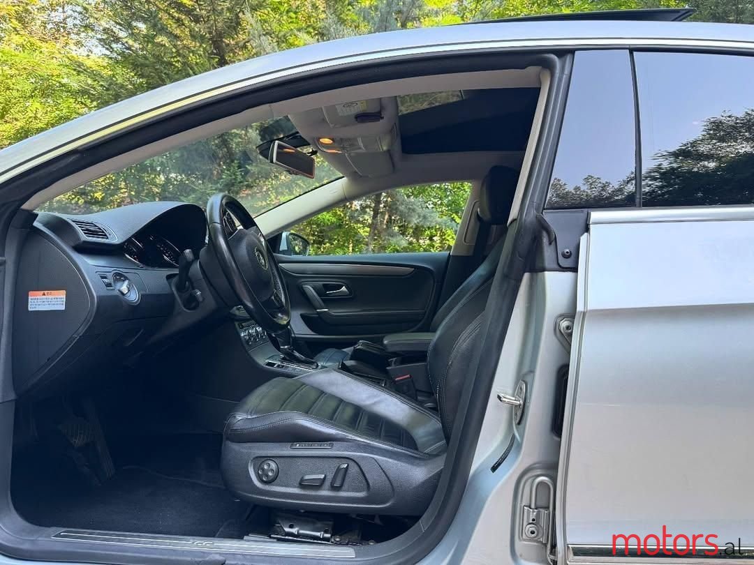 2015' Volkswagen Passat photo #5