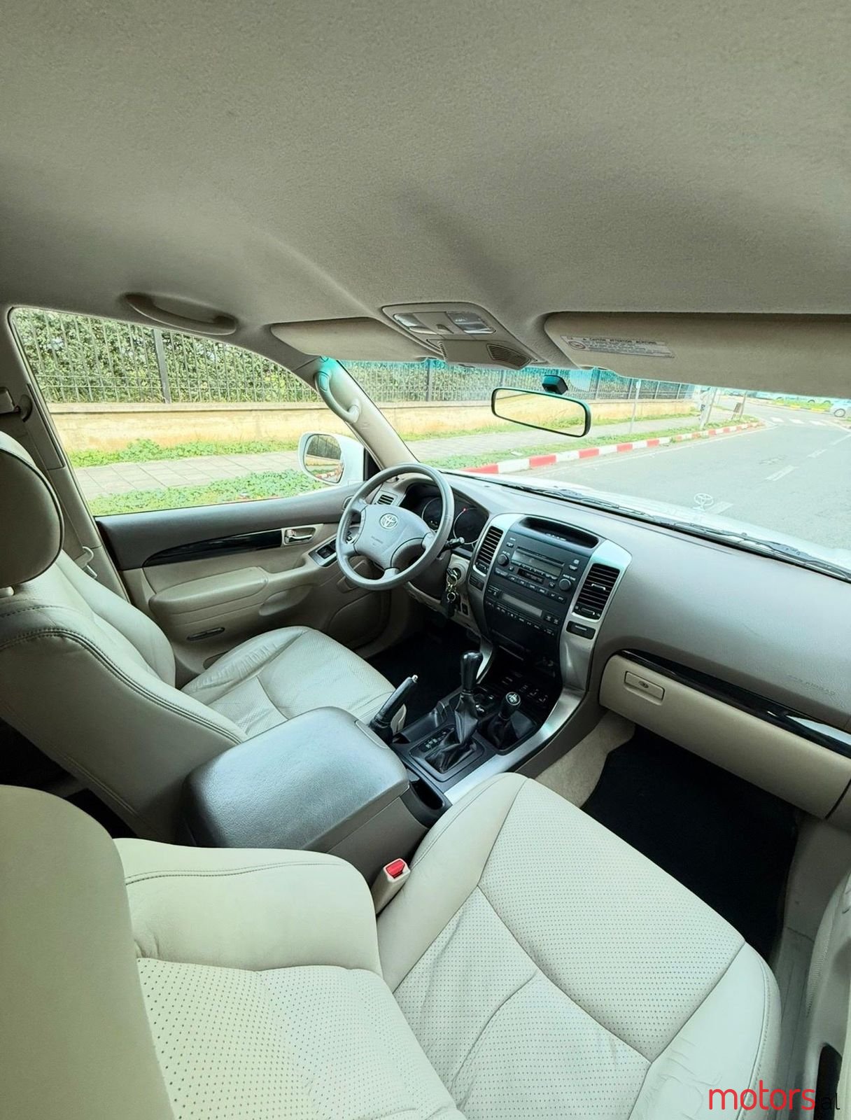 2008' Toyota Land Crusier photo #3