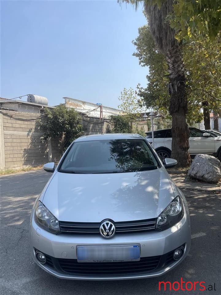 2011' Volkswagen Golf photo #3