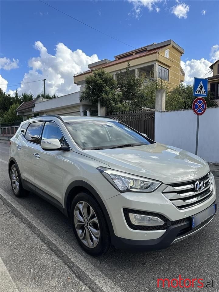 2013' Hyundai Santa Fe photo #1