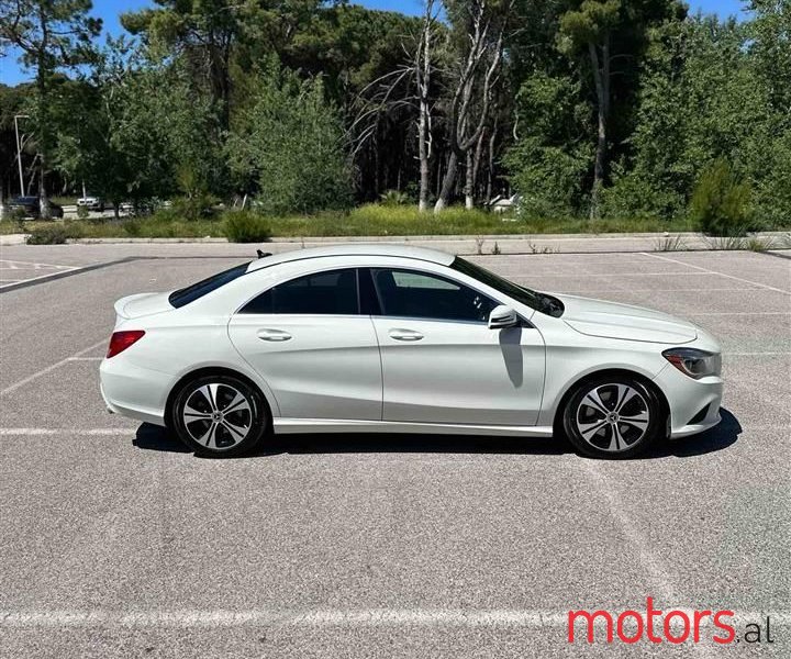 2014' Mercedes-Benz CLA 250 photo #3