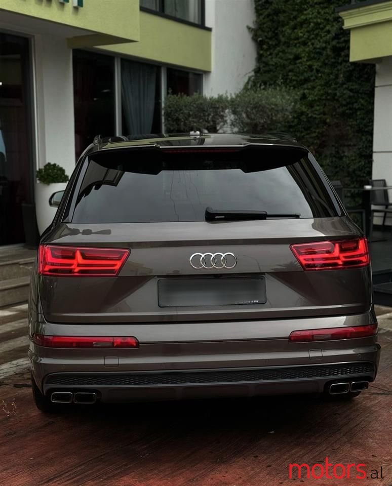 2016' Audi SQ7 photo #4