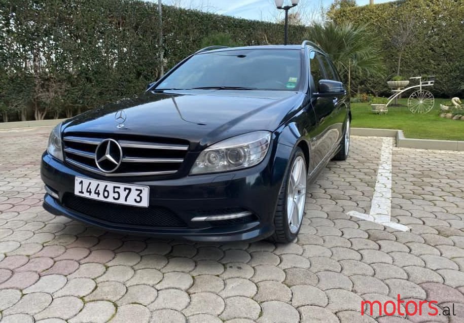 2011' Mercedes-Benz C 220 photo #1