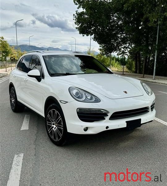 2012' Porsche Cayenne photo #6