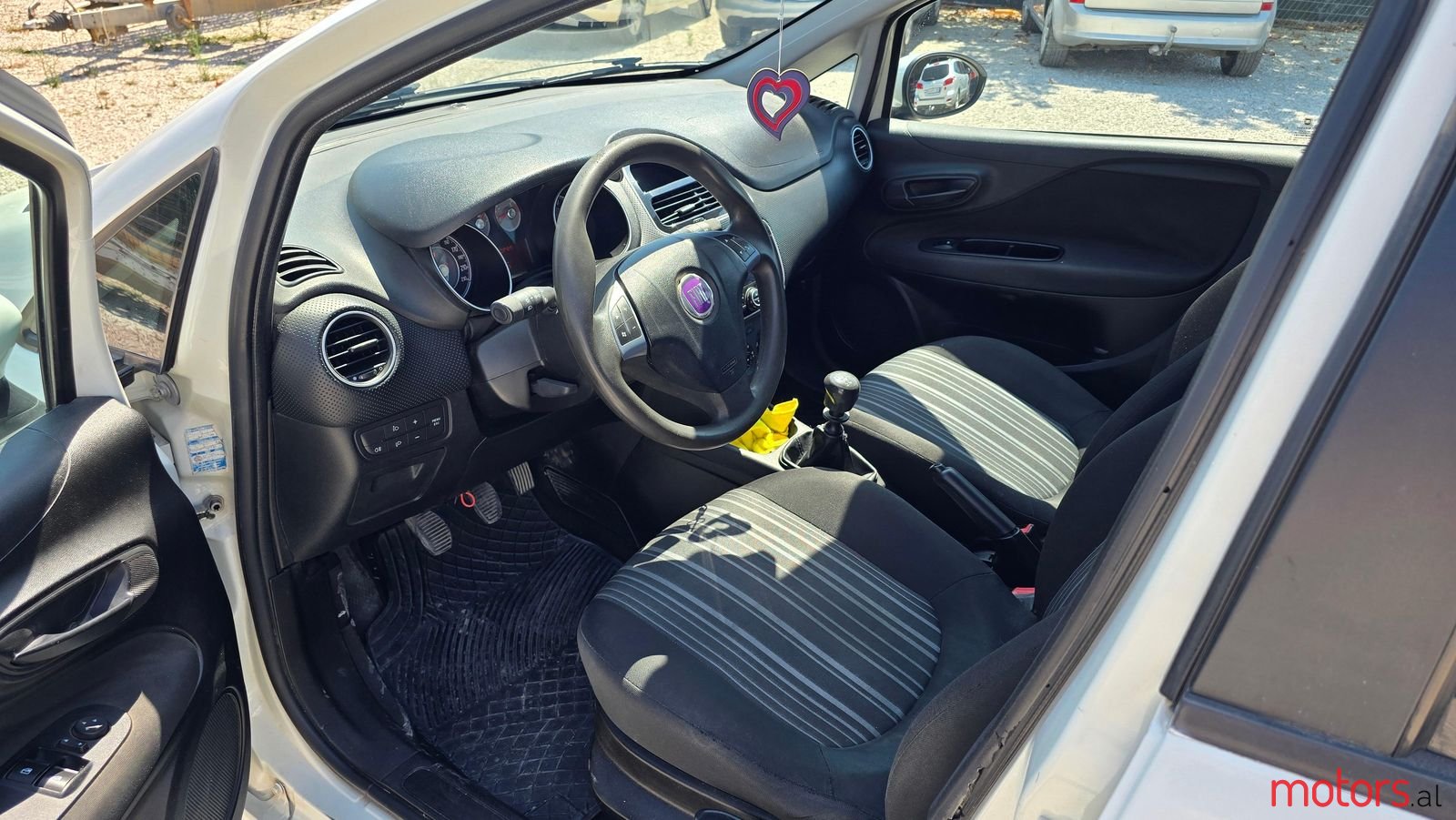 2012' Fiat Grande Punto photo #6