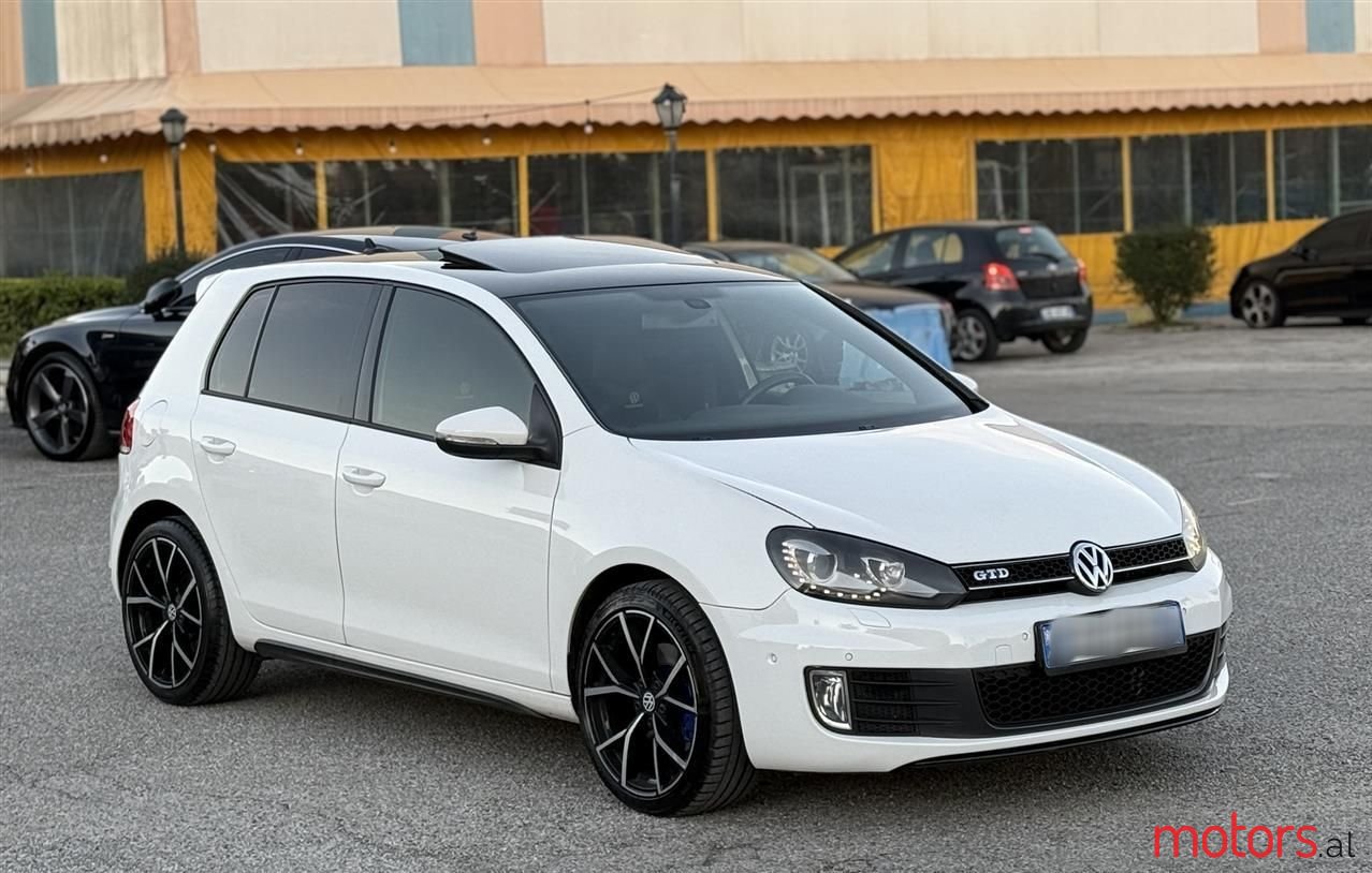 2013' Volkswagen Golf photo #3