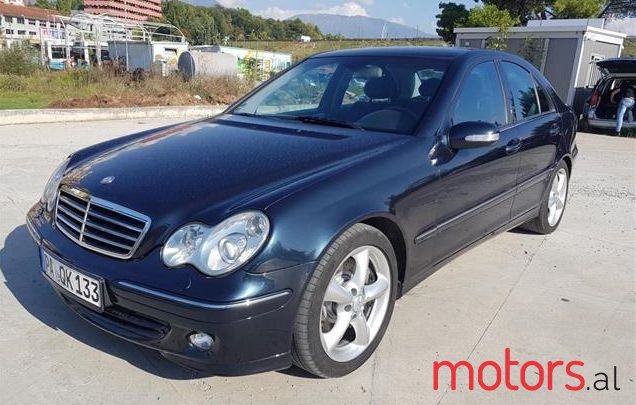 2004' Mercedes-Benz C 220 photo #1