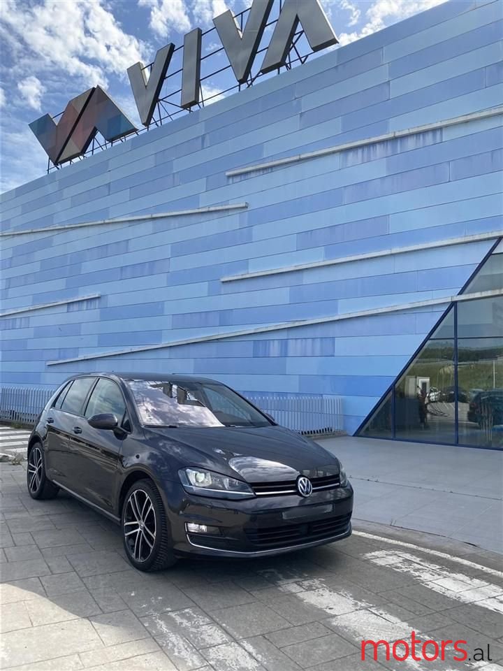 2016' Volkswagen Golf photo #2
