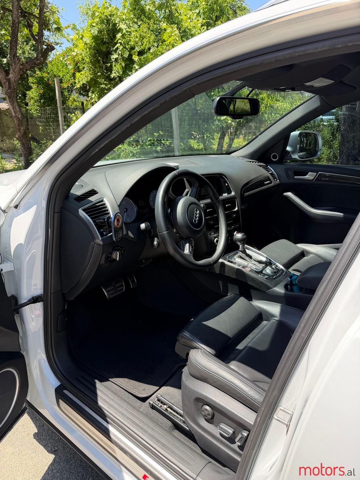 2015' Audi SQ5 photo #6