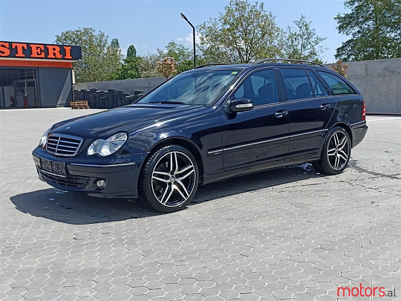 2005' Mercedes-Benz C 200 photo #1