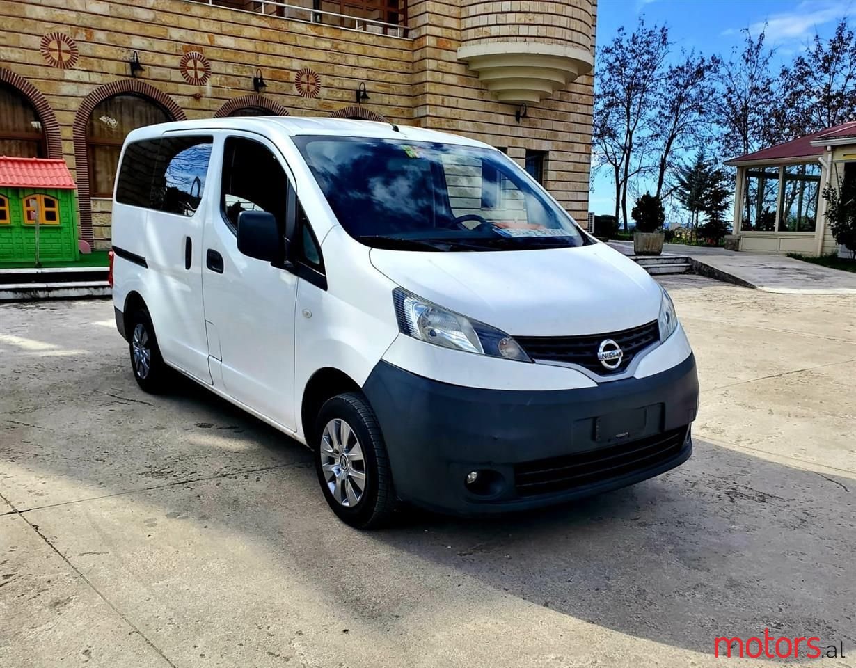 2012' Nissan NV200 photo #4