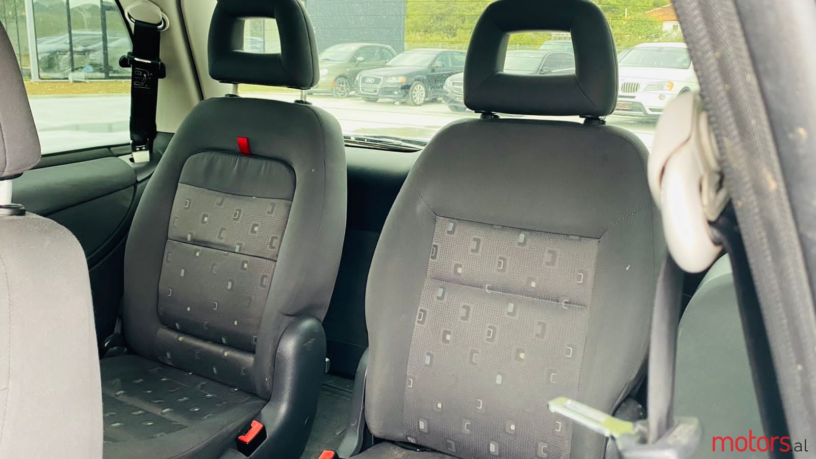 2010' Volkswagen Sharan photo #7