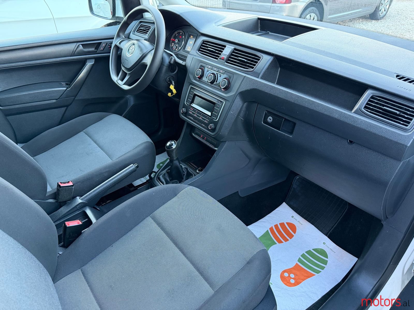 2017' Volkswagen Caddy photo #5