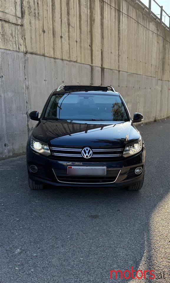 2012' Volkswagen Tiguan photo #1