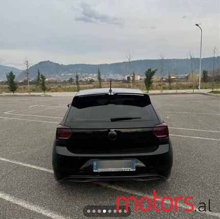 2018' Volkswagen Polo photo #2