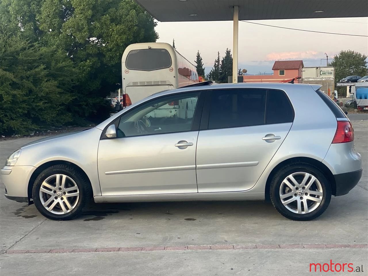 2007' Volkswagen Golf photo #5