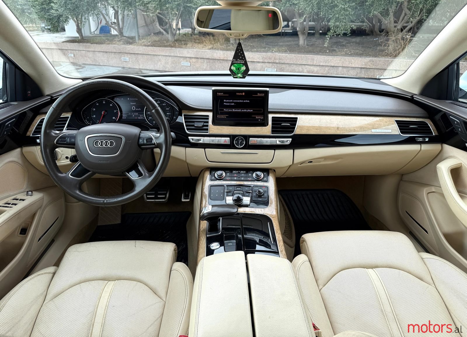 2013' Audi A8 photo #2