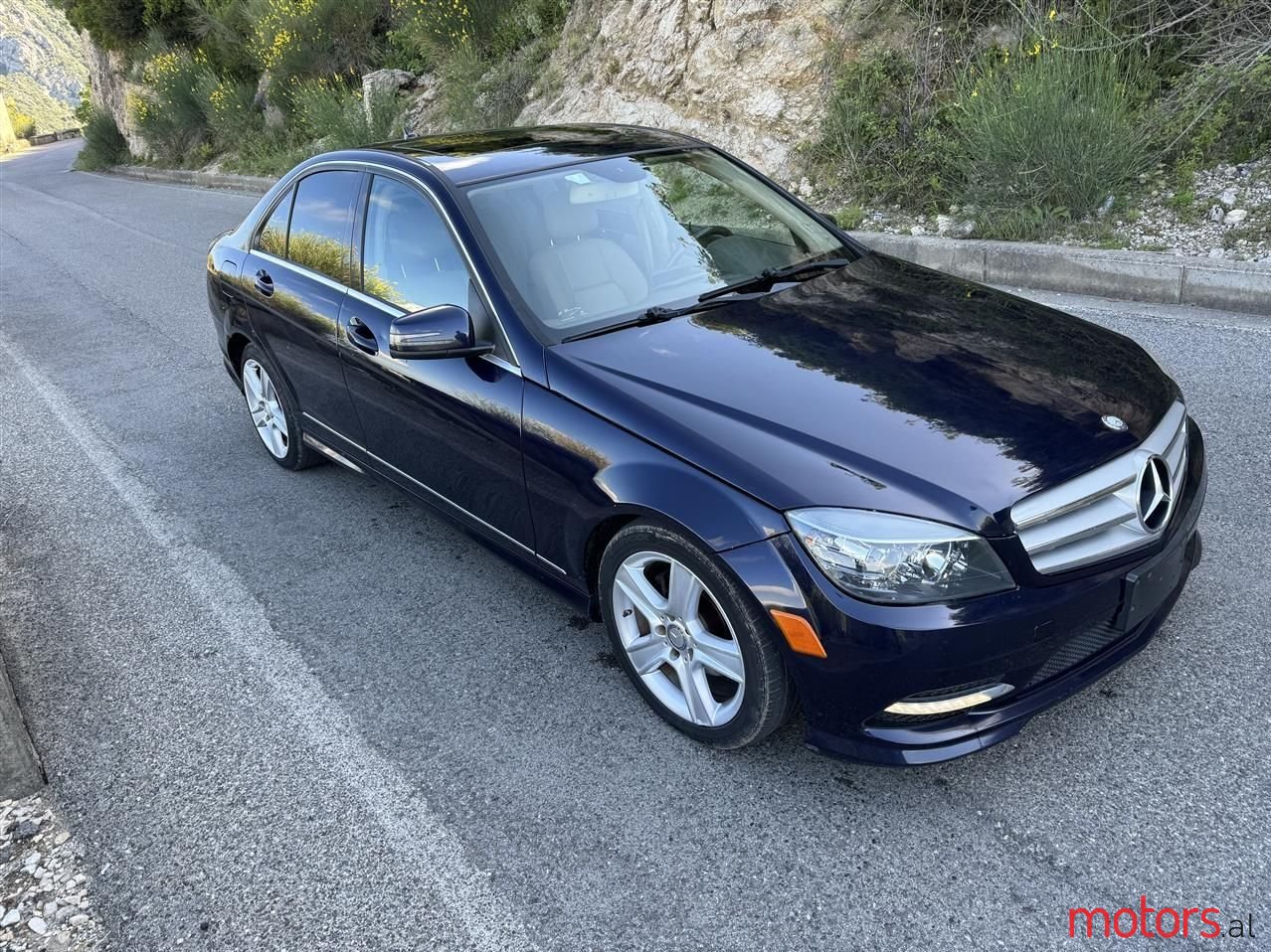 2011' Mercedes-Benz C 300 photo #1