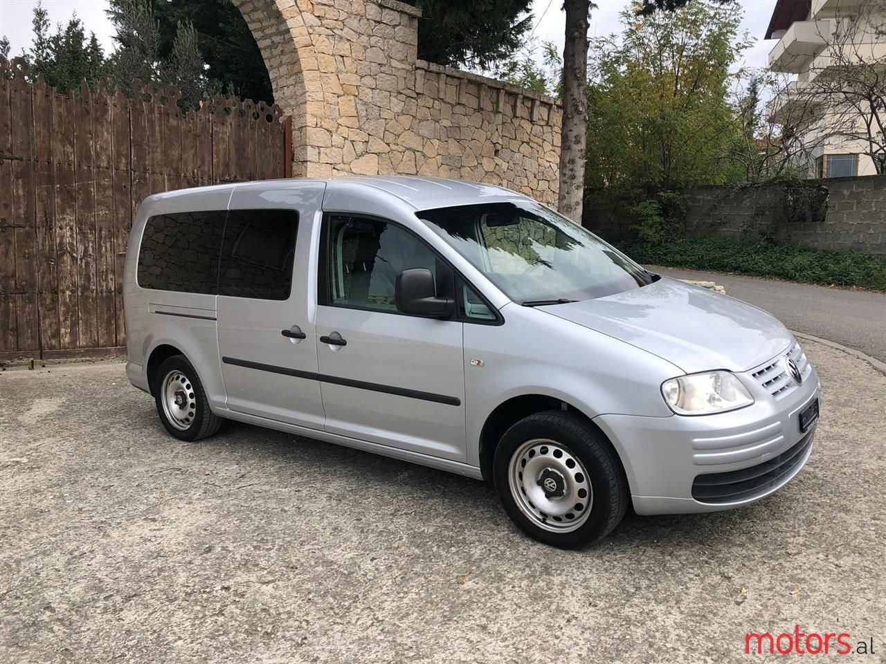2010' Volkswagen Caddy photo #1