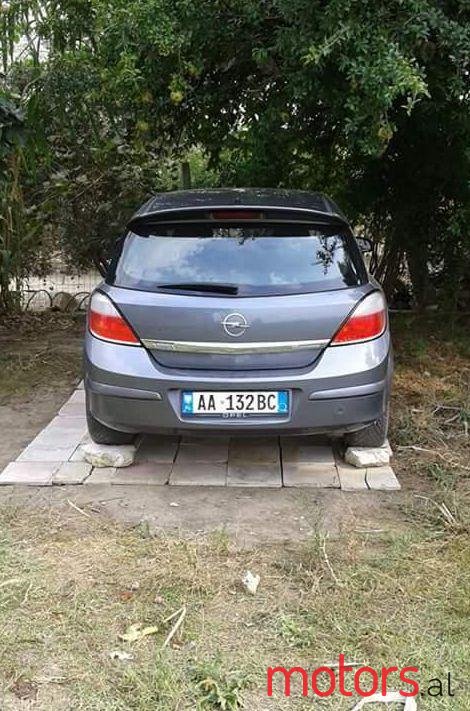 2004' Opel Astra photo #1