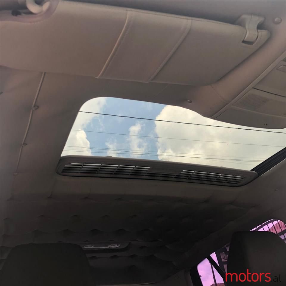 2010' Volkswagen Golf photo #6