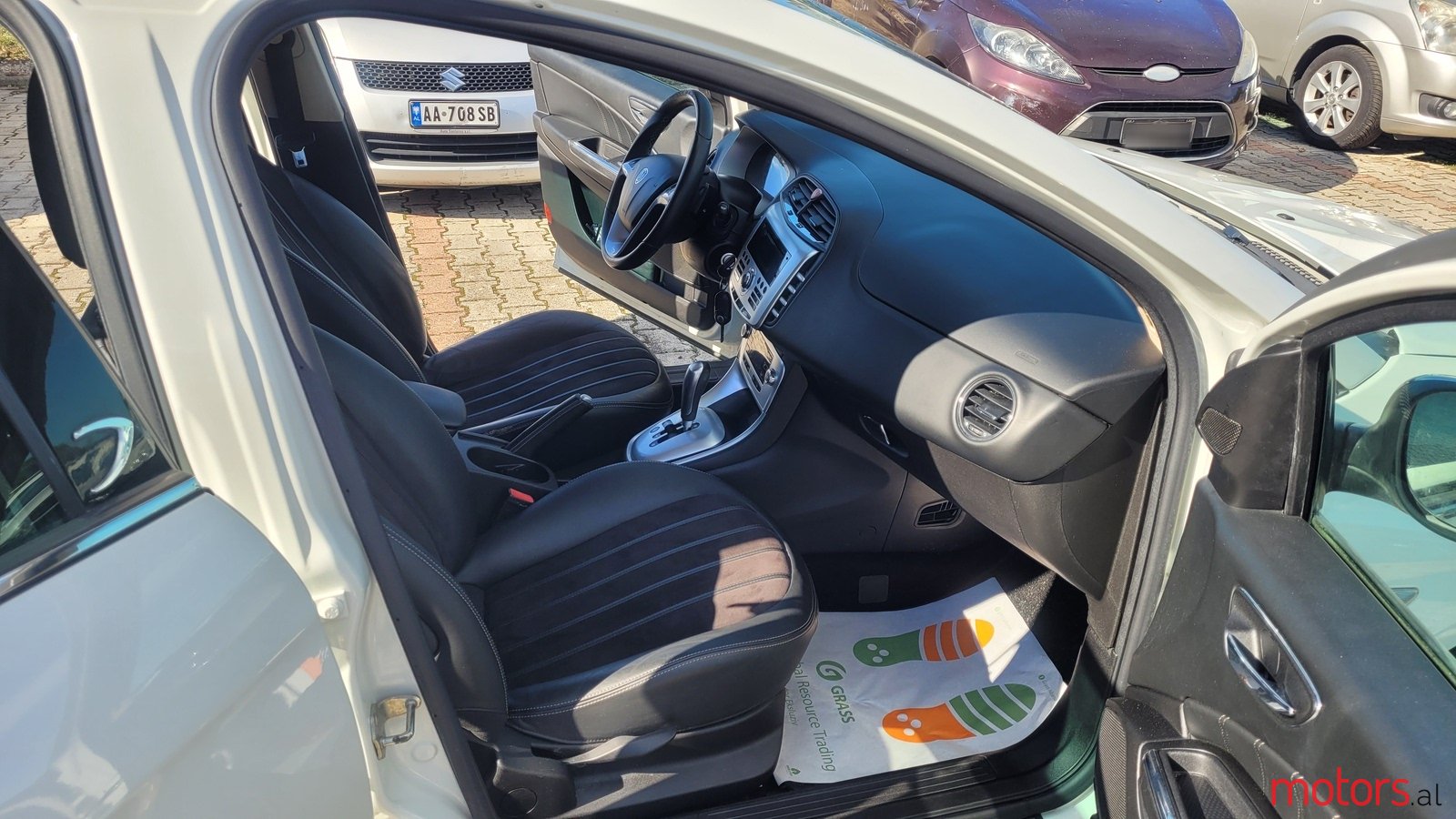 2010' Lancia Delta photo #4