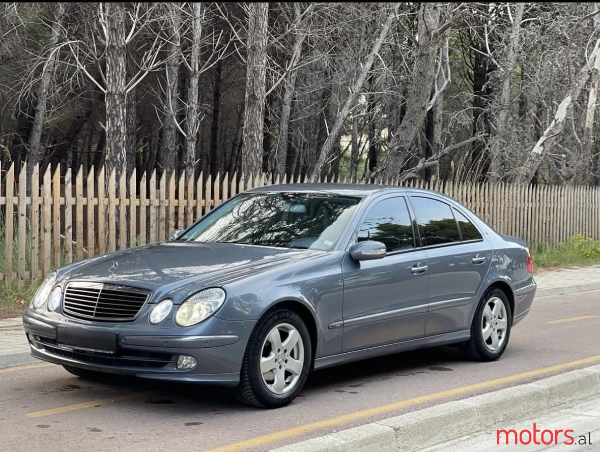 2005' Mercedes-Benz E 220 photo #3