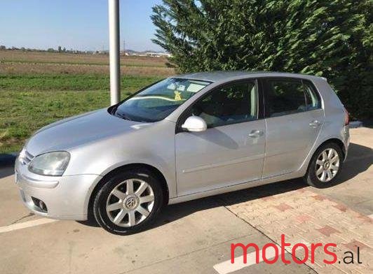 2004' Volkswagen Golf photo #1