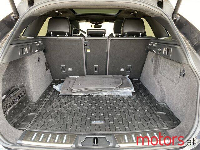 2019' Jaguar XJR photo #6