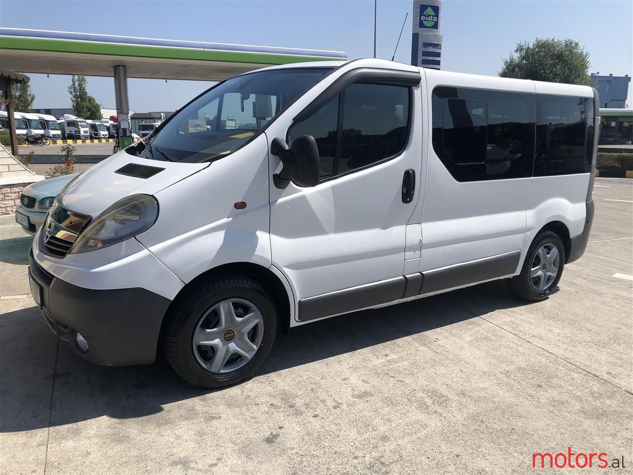 2007' Opel Vivaro photo #1