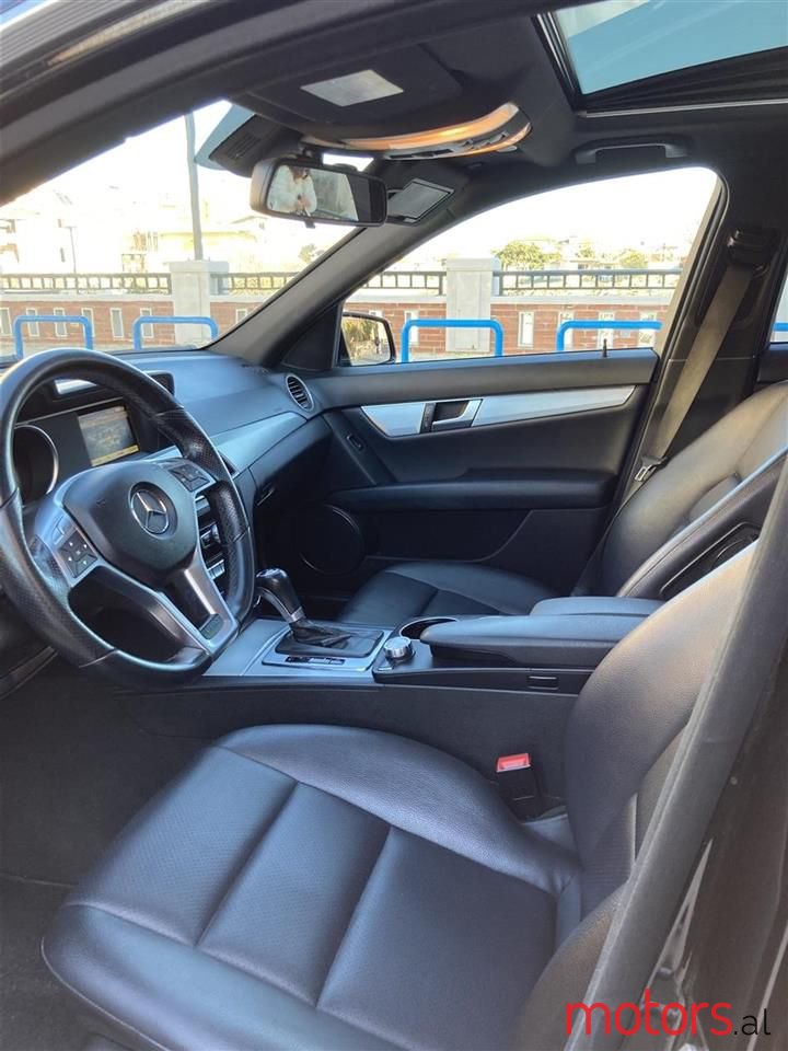 2012' Mercedes-Benz C 250 photo #2