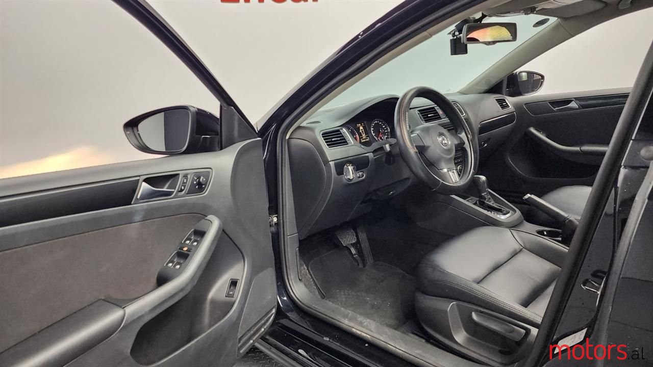 2012' Volkswagen Passat photo #5