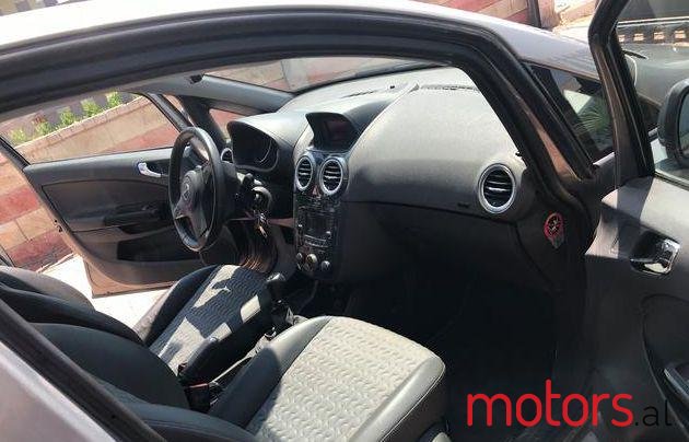 2011' Opel Corsa photo #3