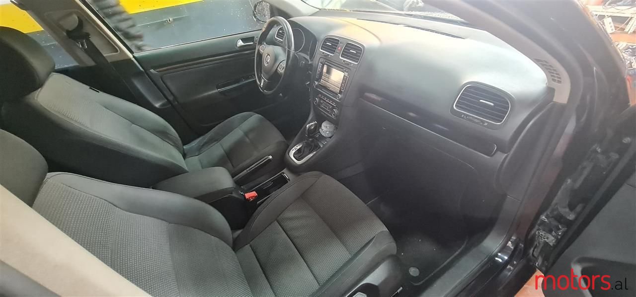 2012' Volkswagen Golf photo #6