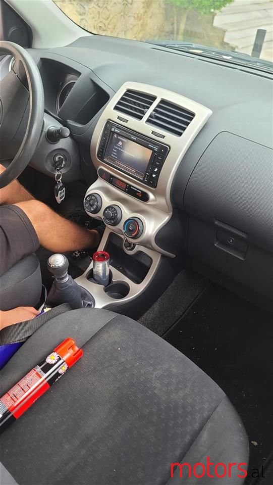 2009' Toyota Urban Cruiser photo #3