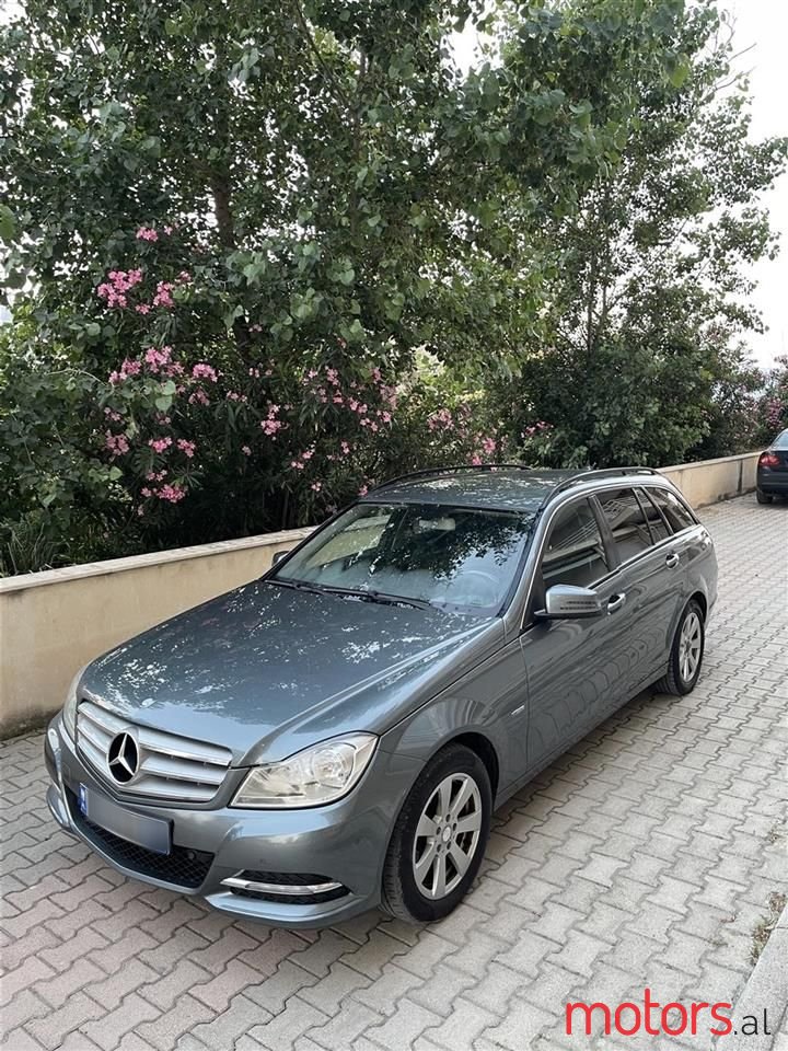 2012' Mercedes-Benz C 180 photo #2