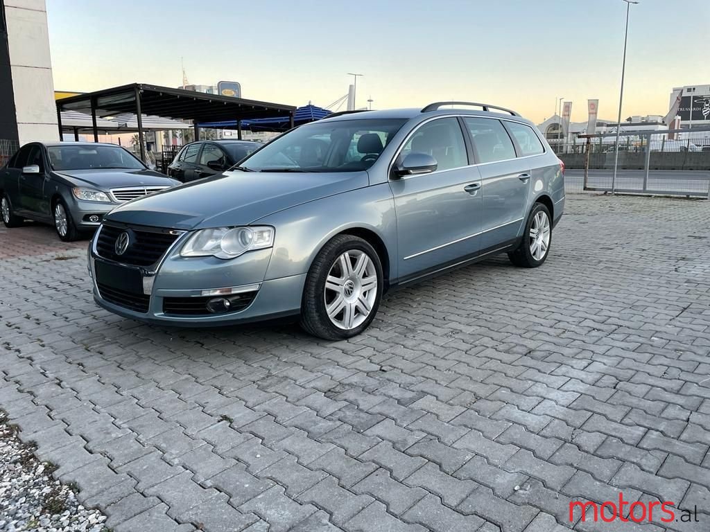 2009' Volkswagen Passat photo #6