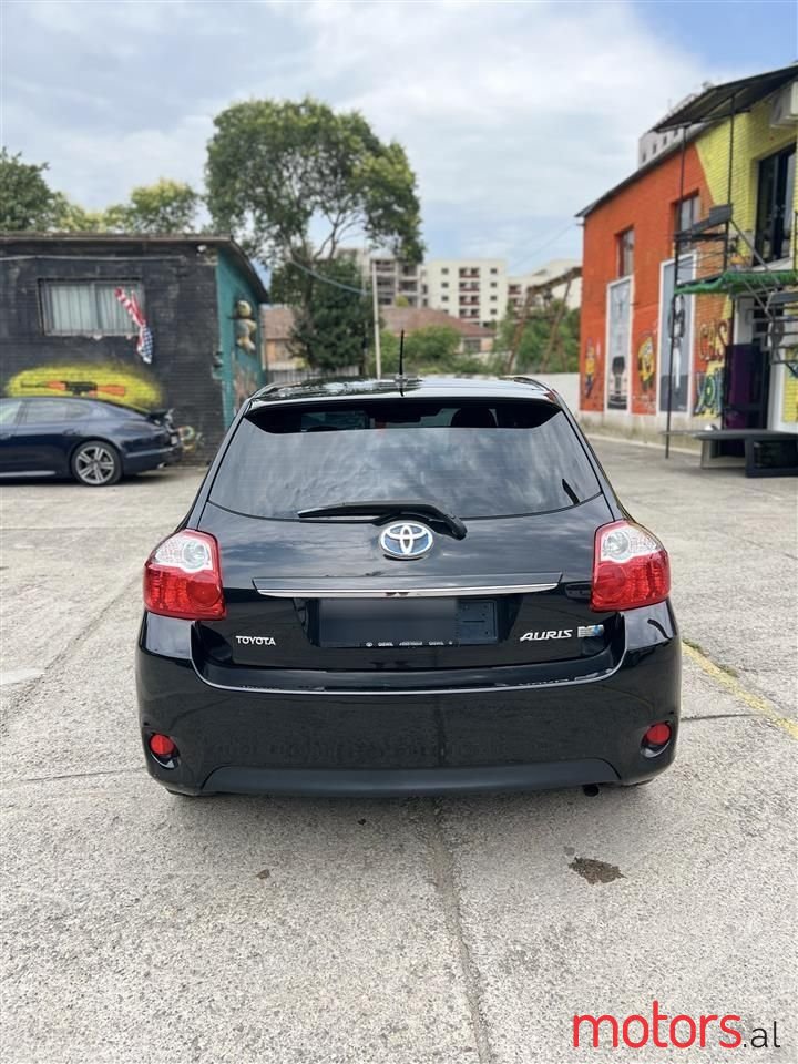 2010' Toyota Auris photo #5