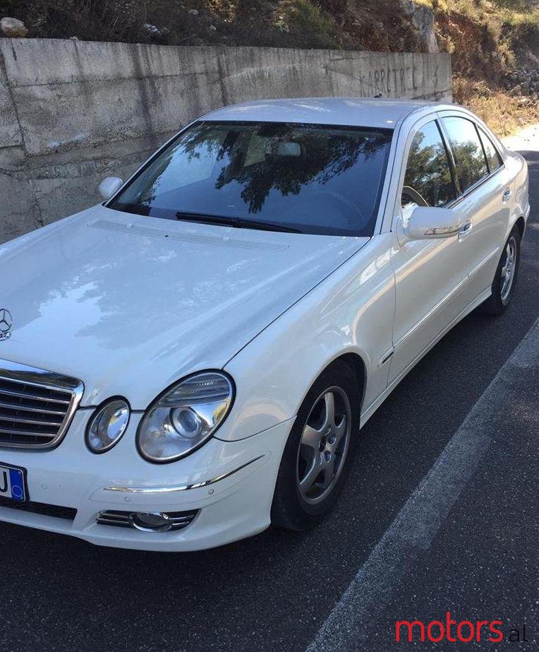 2008' Mercedes-Benz E 200 photo #1