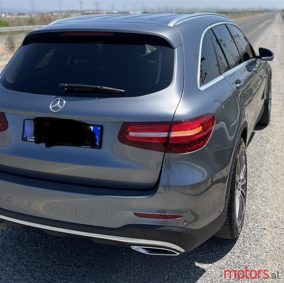 2017' Mercedes-Benz GLC 250 photo #4