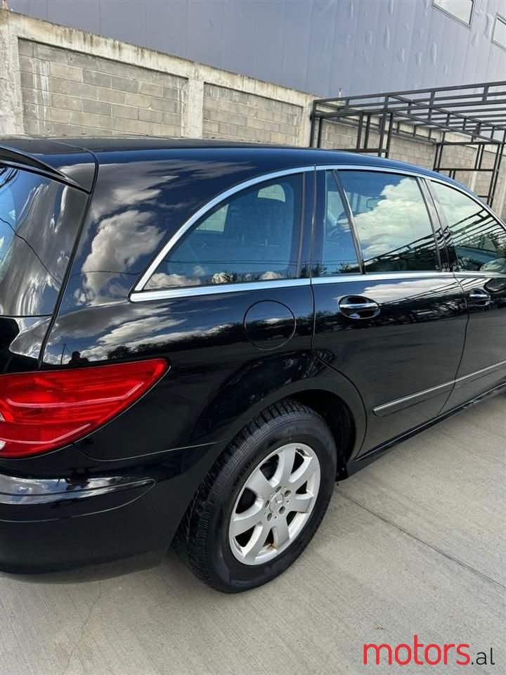 2007' Mercedes-Benz 320 photo #3