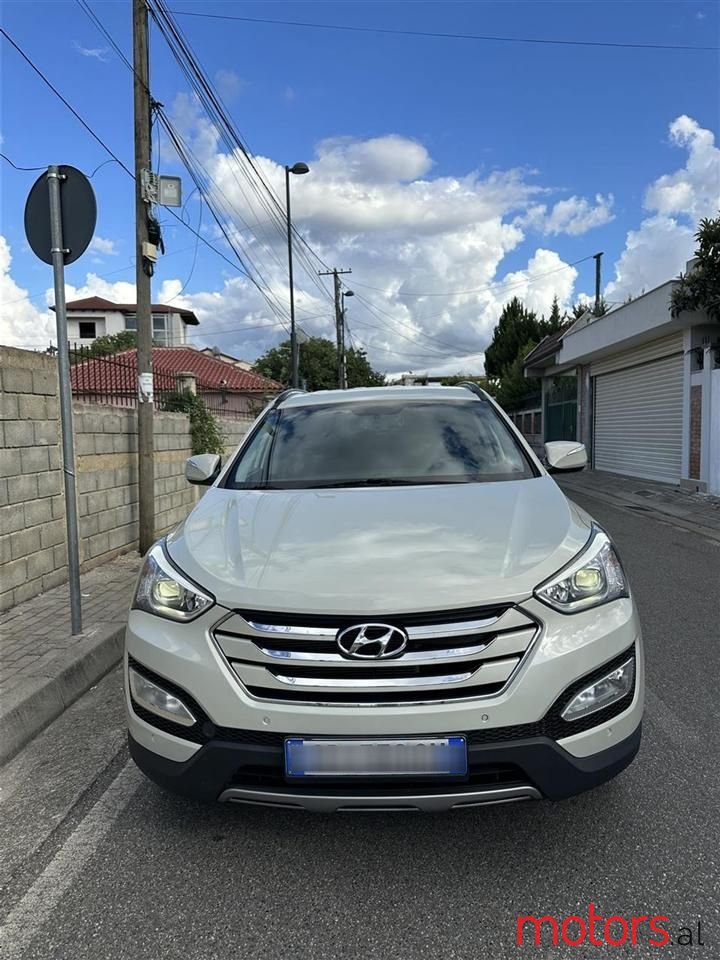 2013' Hyundai Santa Fe photo #2