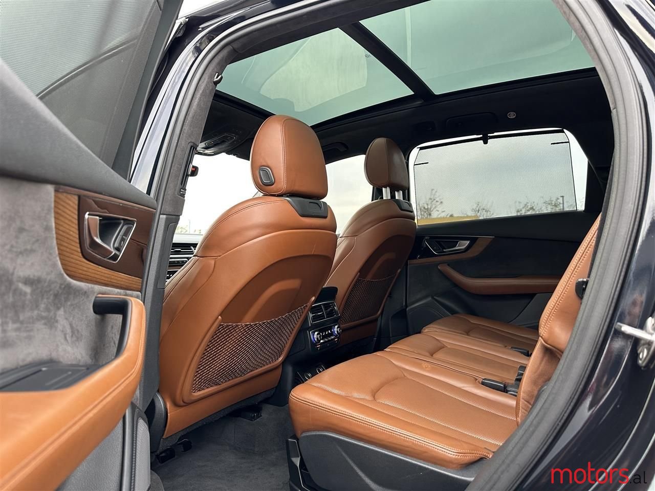 2017' Audi Q7 photo #6