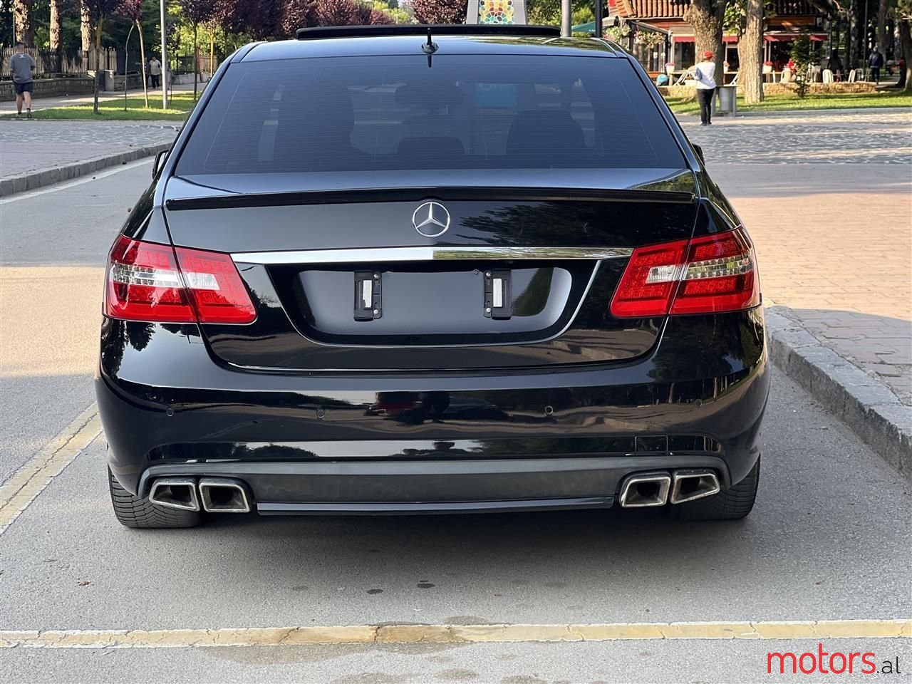 2009' Mercedes-Benz E 350 photo #2
