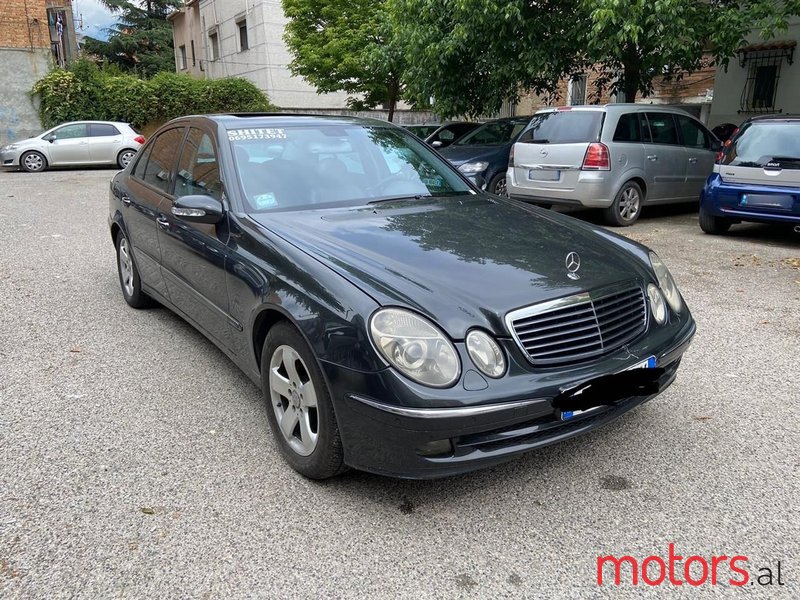 2004' Mercedes-Benz 220 photo #4