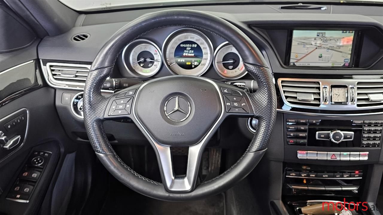 2014' Mercedes-Benz E 220 photo #3
