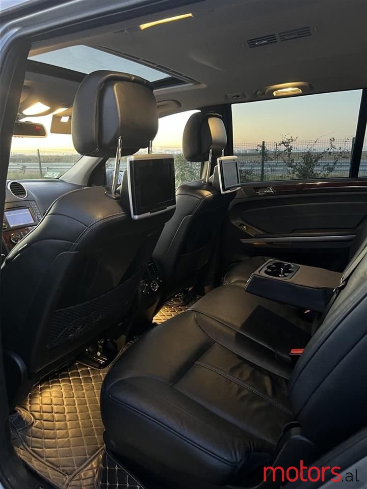 2013' Mercedes-Benz GL 500 photo #3